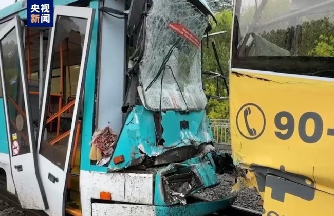 俄罗斯克麦罗沃市有轨电车相撞事故已致1死78伤