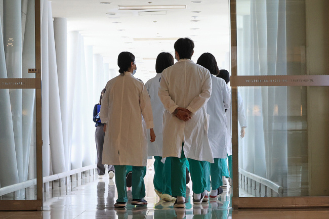反对政府医改 韩国医协宣布自18日起集体停诊