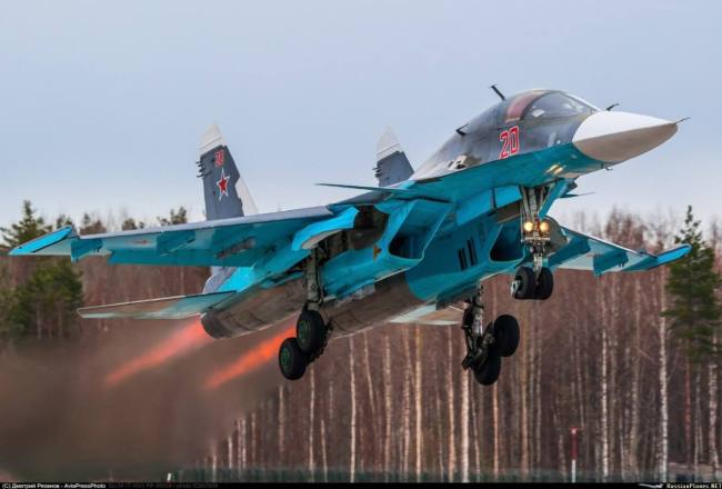 俄军一架苏-34战机坠毁 2人遇难 训练中技术故障所致