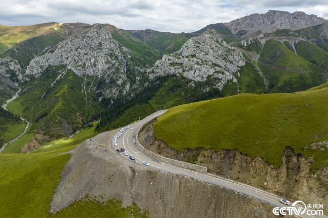新疆伊犁州：伊昭公路恢复通车后迎来自驾高峰