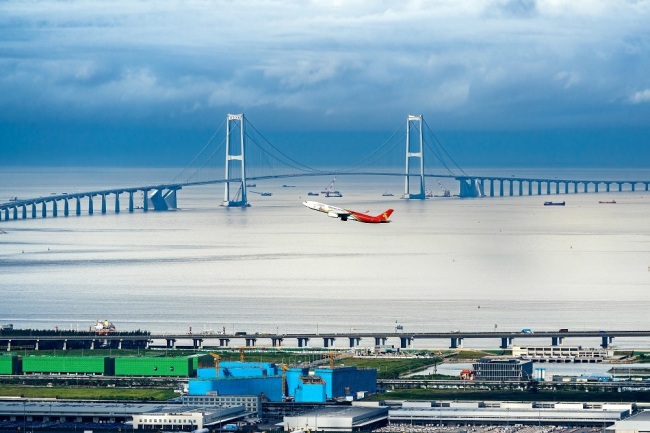 “city”风吹到了深中通道 来看绝美海上日出