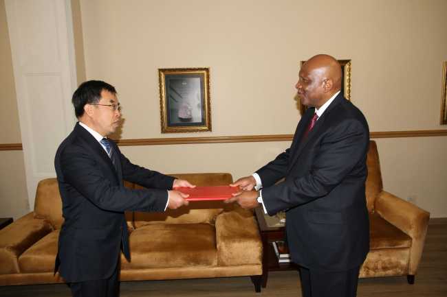 莱索托国王表示将继续恪守一个中国原则