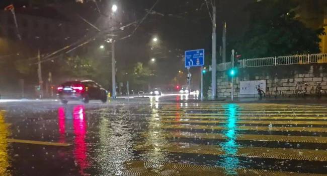 带伞！北京今明天将迎全市性雷阵雨天气 最高温可达31℃左右