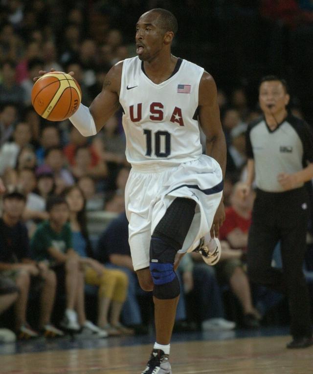NBA最难忘的十大瞬间，乔丹成就伟大，姚明最励志 篮球史上的辉煌与传奇