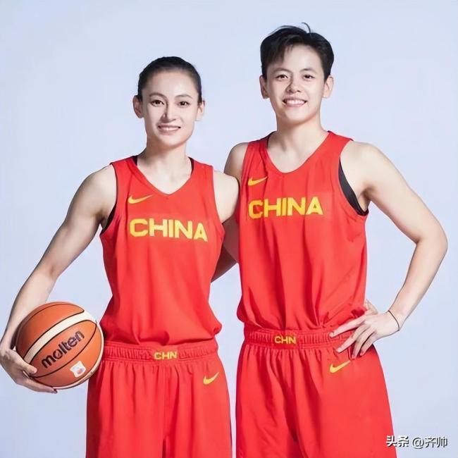 姚明带队中国女篮抵达巴黎，剑指奥运奖牌征程！