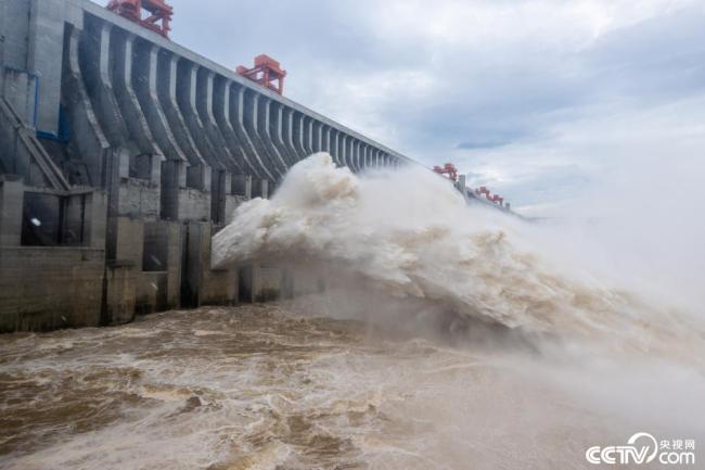 湖北宜昌：三峡水库迎新一轮涨水过程