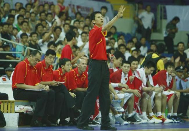 杨鸣将解说巴黎奥运会男子篮球比赛，郭士强任男篮主教练引期待