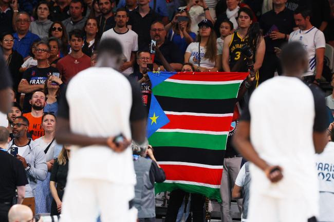 南苏丹男篮赛前国歌被放错
