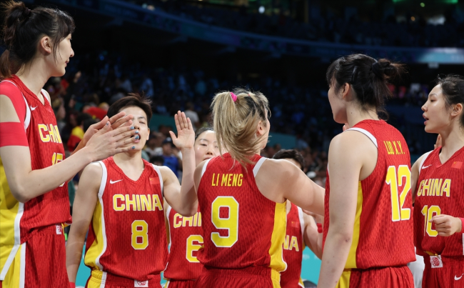 媒体：中国女篮输得不明不白，加时赛饮恨惜败
