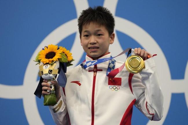 东京奥运会上，全红婵一鸣惊人，在自己的首次奥运会征程中拿下女子单人十米台金牌。