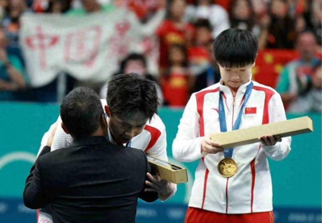 中国志愿者与朝鲜乒乓球选手成好友