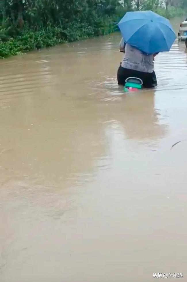 石家庄暴雨开启看海模式