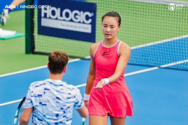 中国晋级首人！王曦雨2-0连赢九局进宁网次轮 获中国赛季首胜 强势横扫对手