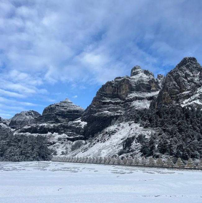 雪后巴拉格宗梦幻氛围感拉满 冬日奇缘之旅启程