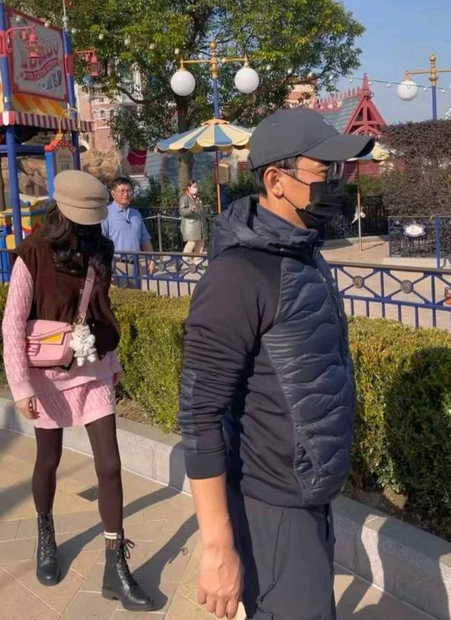 唐嫣粉色生辰大片 唐嫣衣服粉色驯服长发披肩优雅迷东谈主
