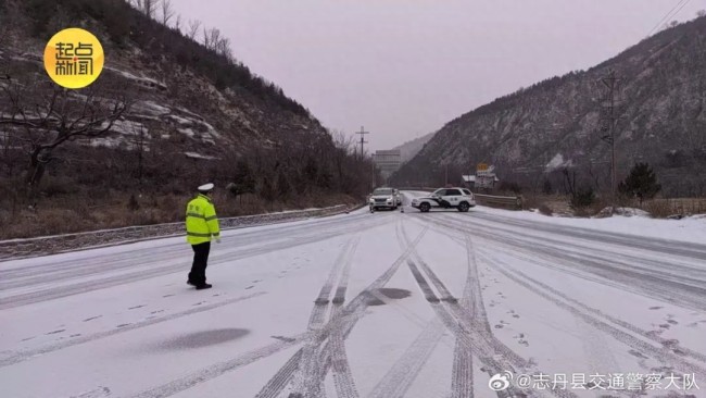 陕西多地将有明显降温 降雪导致交通管制