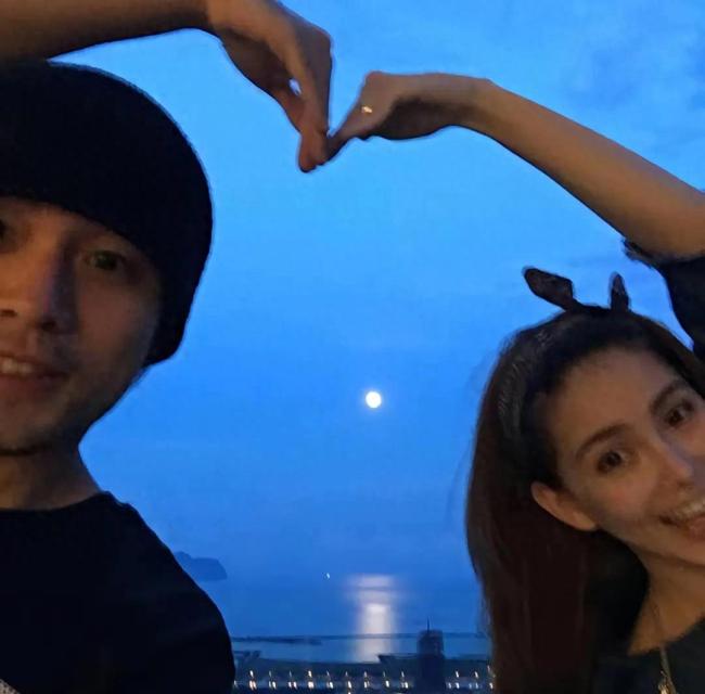 昆凌發(fā)文慶祝與周杰倫結(jié)婚十周年