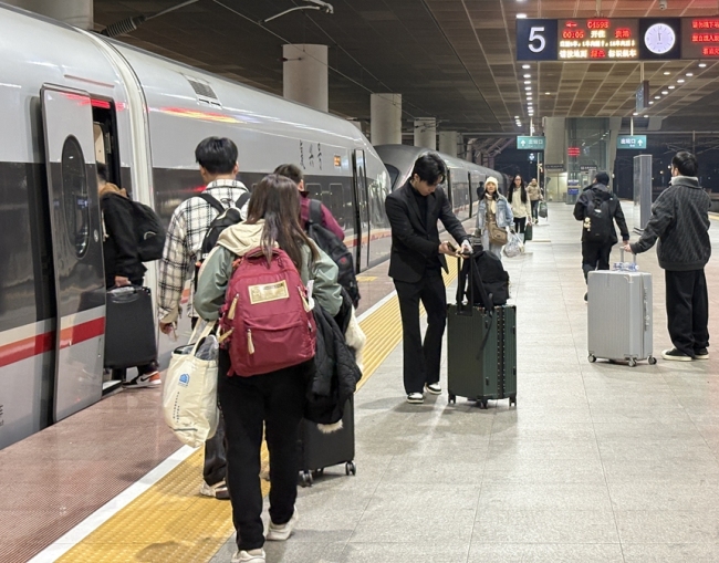 深圳鐵路春運夜間高鐵開出