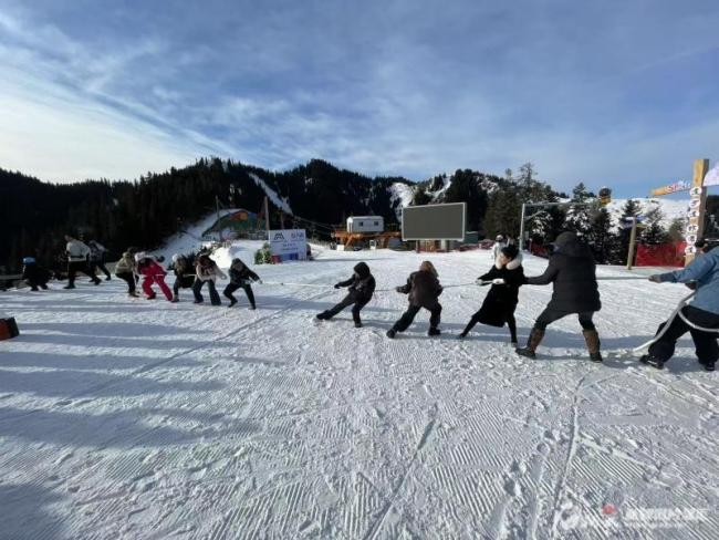 熱雪新疆e起來 中外博主共賞冰雪魅力