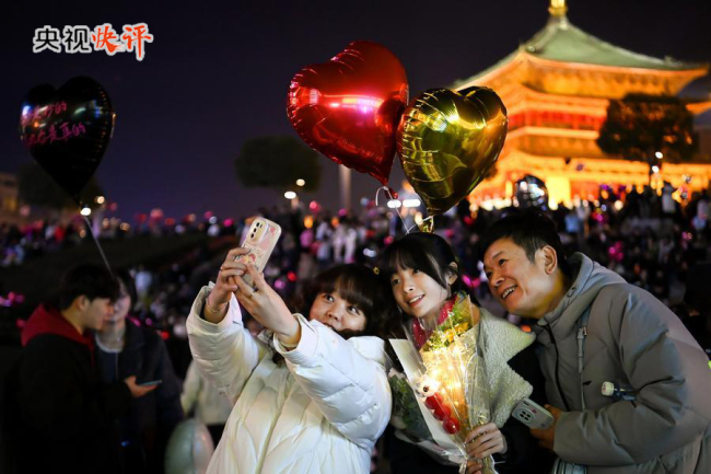 【央视快评】一起努力，让人间美景越来越靓丽