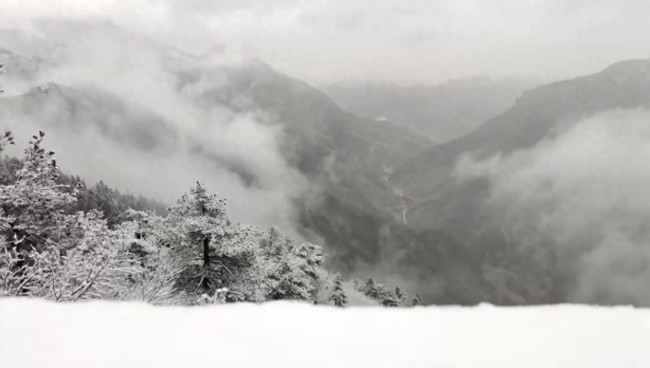 杭州多處山區(qū)下雪