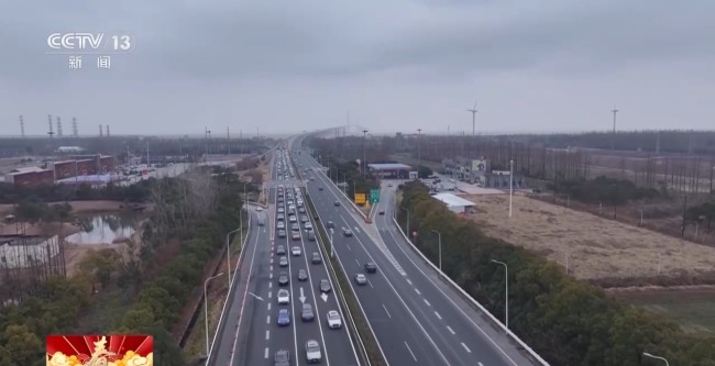 返程車輛在路上發(fā)生故障時注意事項 防范“二次事故”