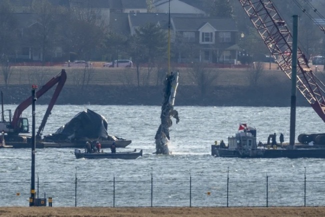 美國撞機事故遇難者遺體均被找到 66人身份已確認