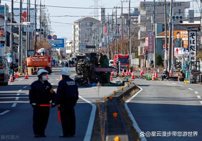 日本名古屋一道路塌陷