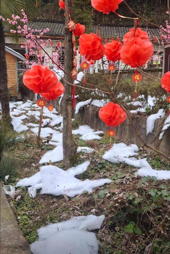 景區(qū)用棉花造雪“照騙” 游客信任受損