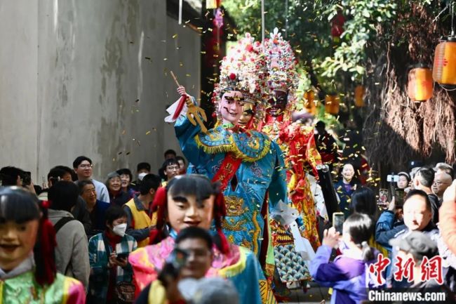 陳意涵邀你來(lái)福建逛城門(mén)看游神