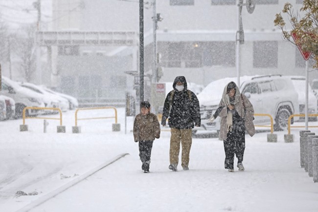 日本惡劣天氣已致13死170多傷