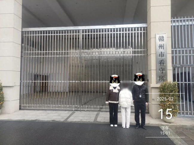 收银员替换二维码窃取189万余元获刑 职务之便行窃