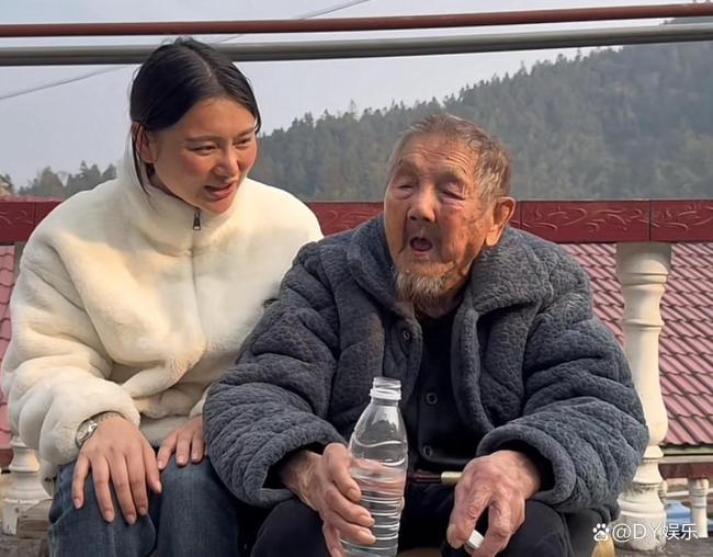 96歲網(wǎng)紅“雪花爺爺”去世 晚年幸福引人感慨