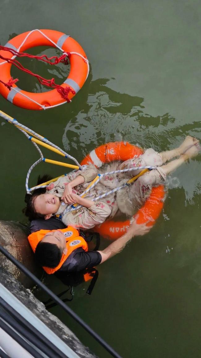 辽宁民警出差时救了个人 千里之外显本色