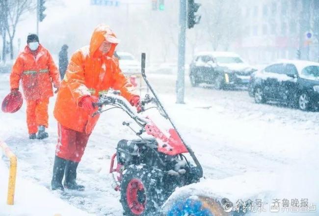 濟(jì)南大暴雪下了387個(gè)大明湖 暖心瞬間感動(dòng)全城