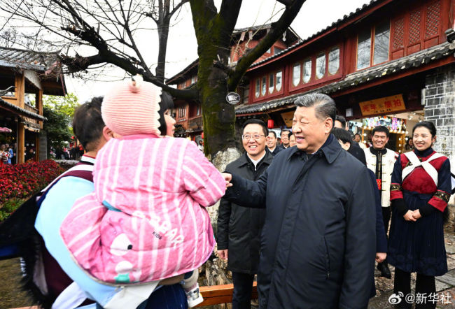 习近平考察丽江古城：文旅产业要走一条持续、健康的发展之路