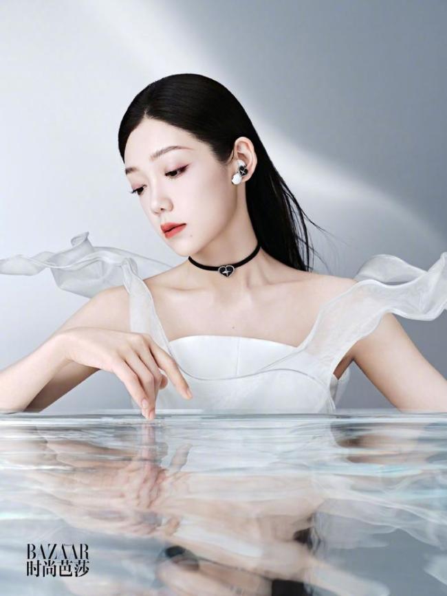 希林娜依高反差感造型 三套造型惊艳十足