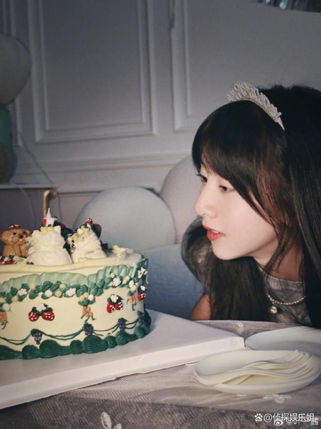 森碟17岁生日照 美出新高度