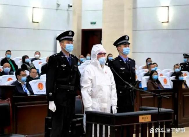 被泼汽油烧伤女孩称可能会直播带货 勇敢面对生活挑战