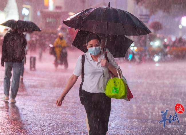 广东暴雨下哪了 多地迎猛烈“下班雨”