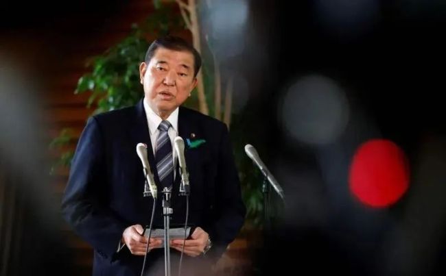 特朗普降关税或是缓兵之计 言辞让步背后的压力