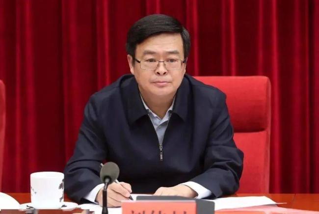 两名正厅被处理：“网红书记”朱是西被“双开”，“跑马市长”刘佳晨被免职！