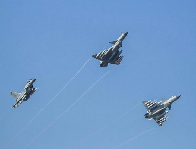 大V：巴军歼-10C与印军阵风战机对峙 空中较量引发关注