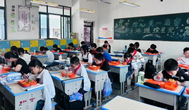 湖北鄂州回應(yīng)小學(xué)生嘔吐腹瀉 官方正調(diào)查處理