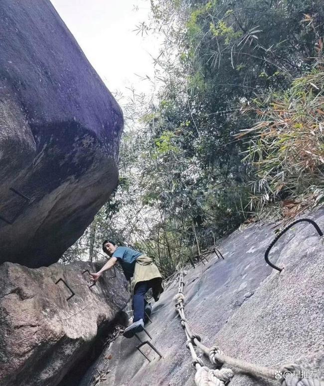 张新成疑似回应分手 同款照片引发猜测