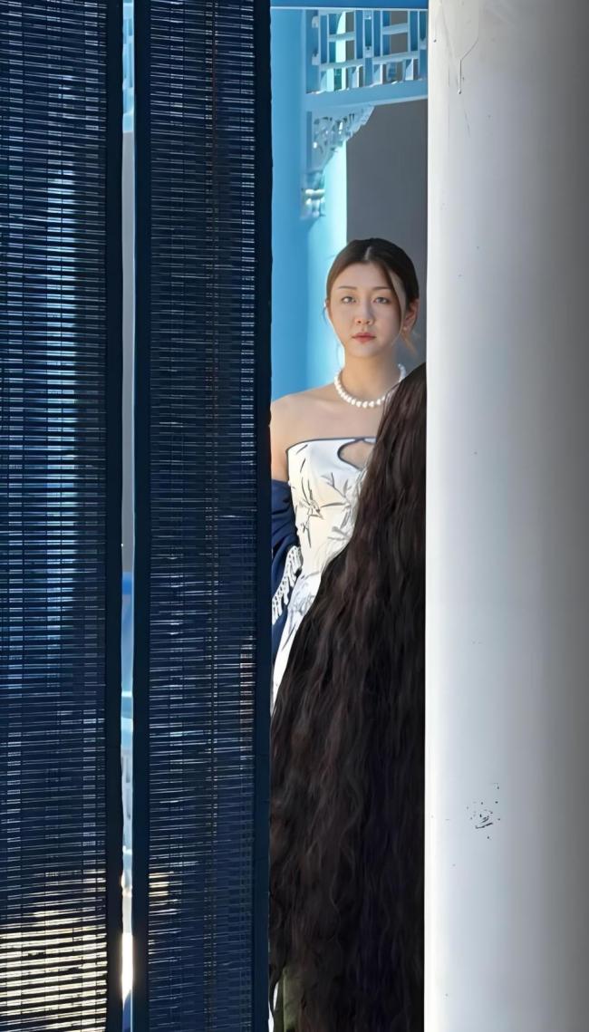 黃曉明陳夢(mèng)家庭聚餐同框 國(guó)乒女神優(yōu)雅亮相