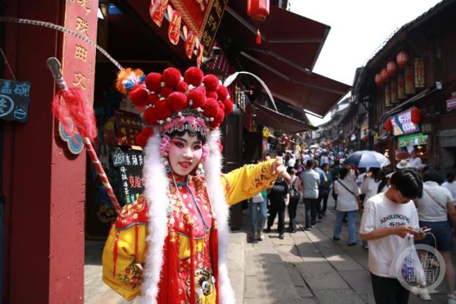 來(lái)重慶磁器口古鎮(zhèn)感受巴渝文化 沉浸式體驗(yàn)古鎮(zhèn)魅力