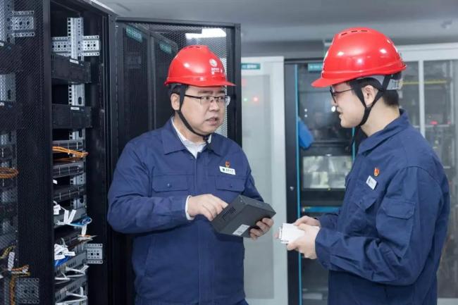 歐洲大停電 中國一電工意外紅了 0.13秒恢復(fù)電力絕技
