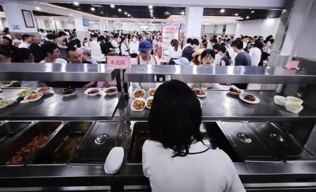 五一期間多地政府食堂向游客開放,！