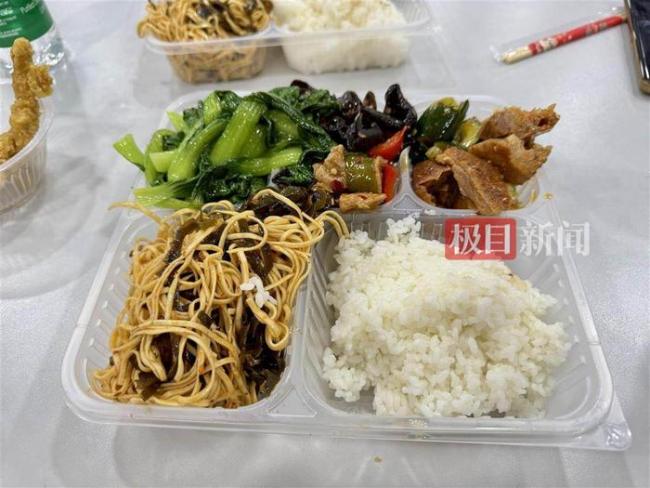游客在榮昌政府食堂1天吃掉超千斤豬肉 榮昌美食受熱捧